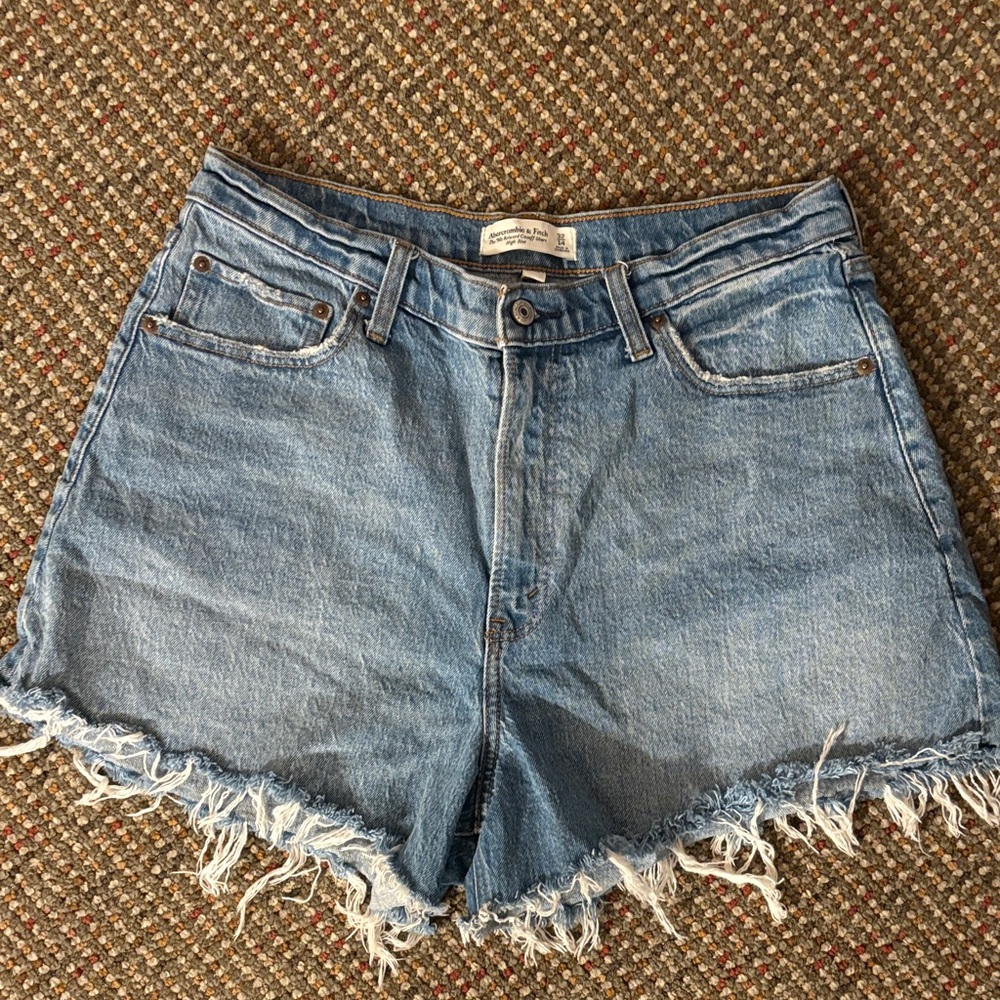 Abercrombie & Fitch 90s Relaxed Cutoff Short High Rise Curve Love